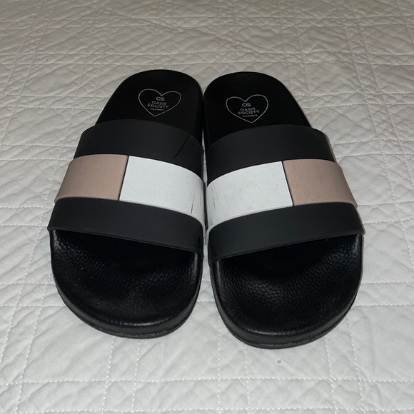 Vici Shoes - OASIS SOCIETY Slides